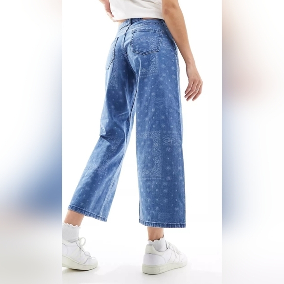 90s bandana print wide leg cropped jeans - Picture 2 of 7
